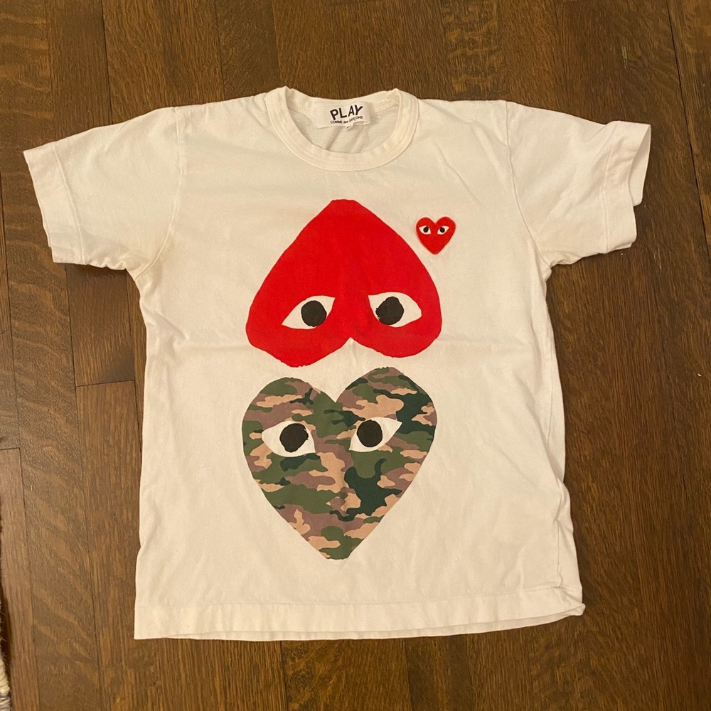 Comme de garcons camo and red t shirt